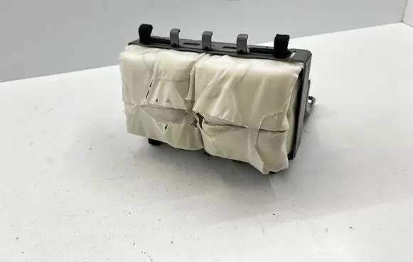 Toyota Hilux (AN10, AN20, AN30) Passenger airbag F02U9168502 1L0S80709P6N