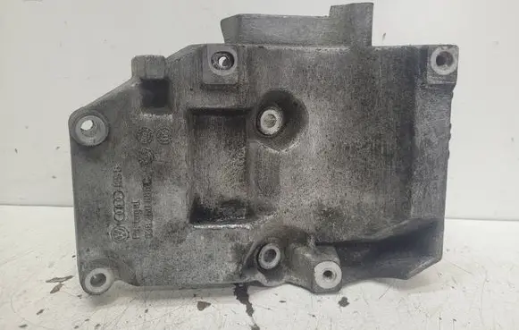 Skoda Superb B5 (3U) A/C compressor mount bracket 038260885C