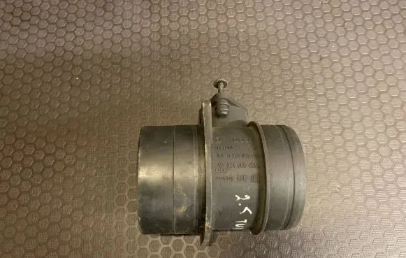 Volkswagen Touareg I Mass air flow meter 074906461B 0281002461