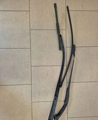 KIA Ceed Front wiper blade arm