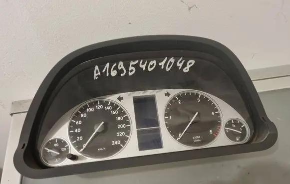 Mercedes-Benz A W169 Speedometer (instrument cluster) 0263643248 A1695401048 A1695407411