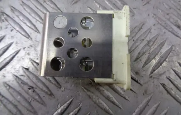 Opel Astra G Coolant fan relay 