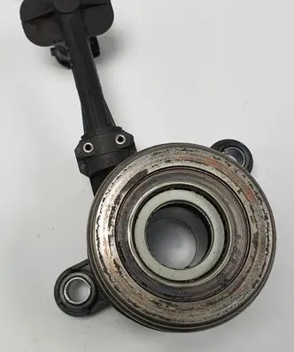 Nissan NV200 clutch release bearing 30620-1586R