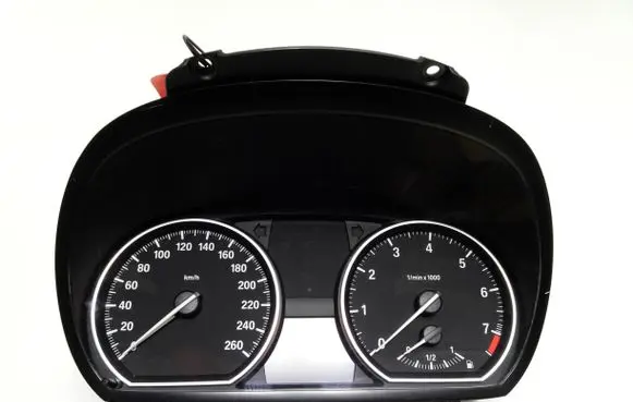 Speedometer (instrument cluster)