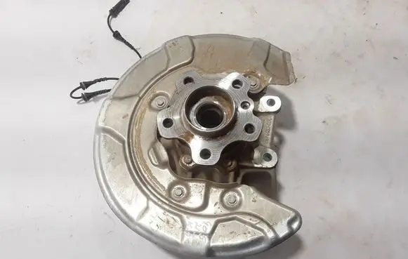 BMW X5 G05 Rear wheel hub 6876651