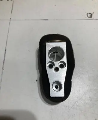 Toyota Auris E180 Air conditioning (A/C) expansion valve 75004700