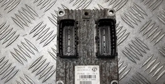Fiat Punto (188) Engine control unit/module 51784956