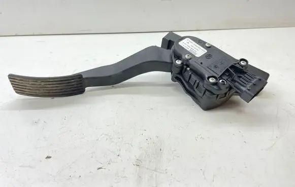 Mitsubishi Colt Accelerator throttle pedal A4543000304 MN125792 6PV00886600