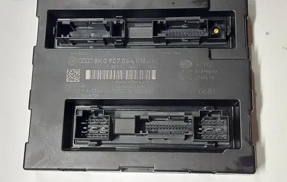 Audi A4 S4 B8 8K Comfort/convenience module 8K0907064CN