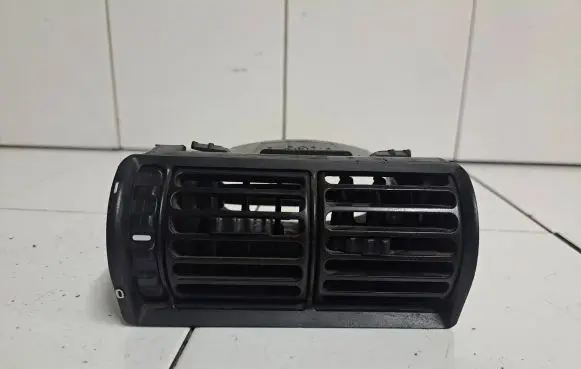BMW 5 E34 Dash center air vent grill 13755610