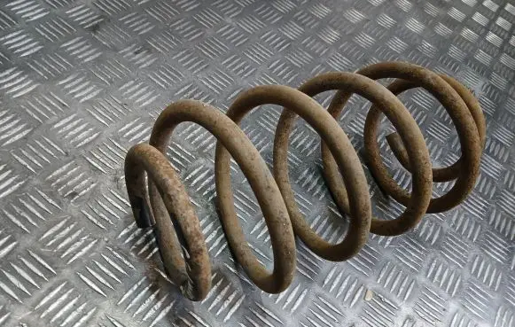 Jeep Grand Cherokee (WK) Rear coil spring