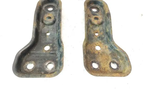 Jaguar XE Radiator mount bracket