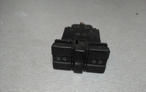 Volkswagen Golf III Electric window control switch 1H0959855A