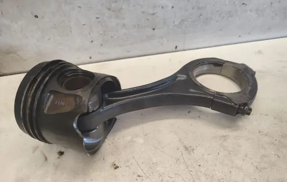 Mercedes-Benz ML W164 Piston with connecting rod