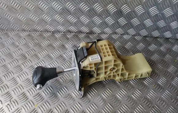 KIA Carnival Gear shifter/selector 