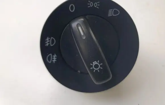 Volkswagen PASSAT B6 Light switch 1K0941431AJ