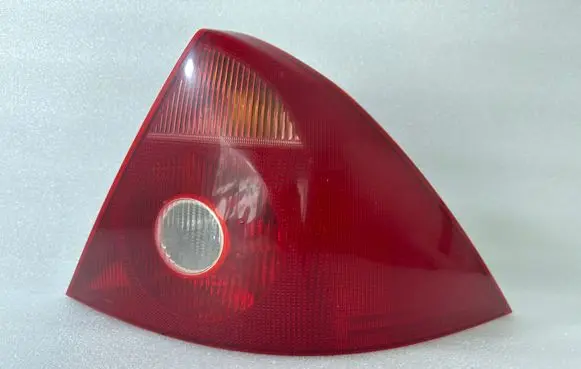 Ford Mondeo Mk III Rear/tail lights 1S7113404A