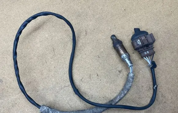 Audi A4 S4 B7 8E 8H Lambda probe sensor 0258003740