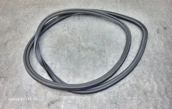 Audi A4 S4 B8 8K Front door rubber seal 8K0831721E