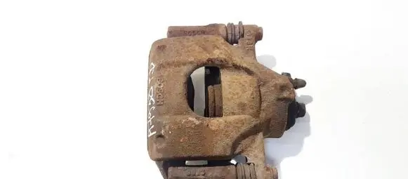Toyota Aygo AB10 Front brake caliper y01787