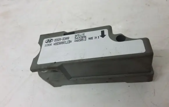 Hyundai Sonata Airbag deployment crash/impact sensor 959203D000 5WK43096