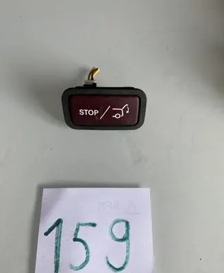 Mercedes-Benz E W212 Tailgate opening switch A2128210651