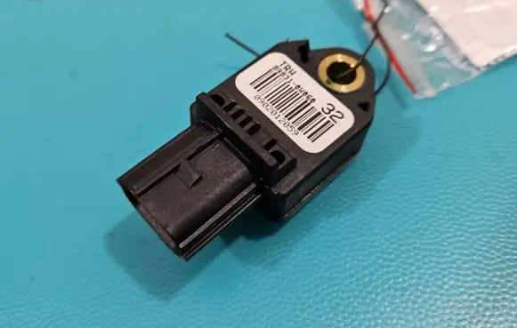 Toyota Avensis T270 Fuel cut-off switch 89831-0W060 IMPRK1397238