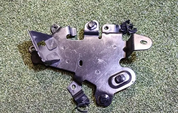 Renault Master III Thermostat housing 215144402R