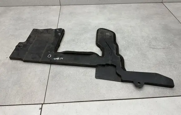 Nissan X-Trail T32 Intercooler air guide/duct channel 
