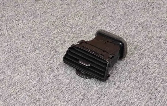 Volkswagen Golf VII Quarter panel pressure vent 5GM819704A 5GM819704