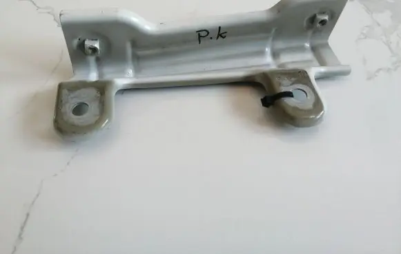 Fender mounting bracket