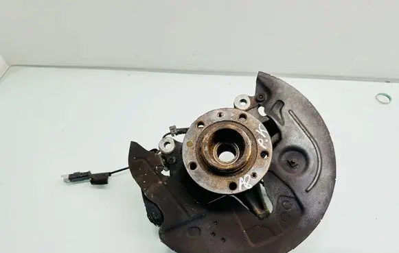 Front wheel hub