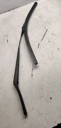 Skoda Octavia Mk2 (1Z) Front wiper blade arm 1Z1955409