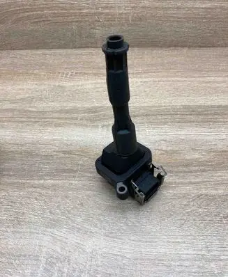 BMW 5 E39 High voltage ignition coil 1703227 0221504004
