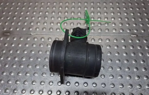 Volkswagen Polo IV 9N3 Mass air flow meter S26371847 038906461B 028002531