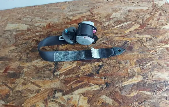 Mitsubishi Grandis Third row seat belt TKAB2N697
