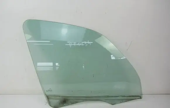 Citroen Xsara Picasso Front door window glass four-door 