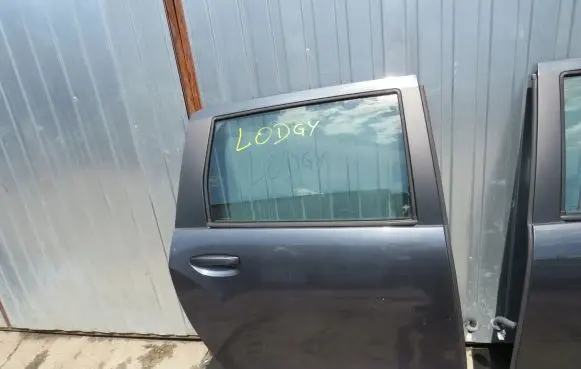 Dacia Lodgy Rear door