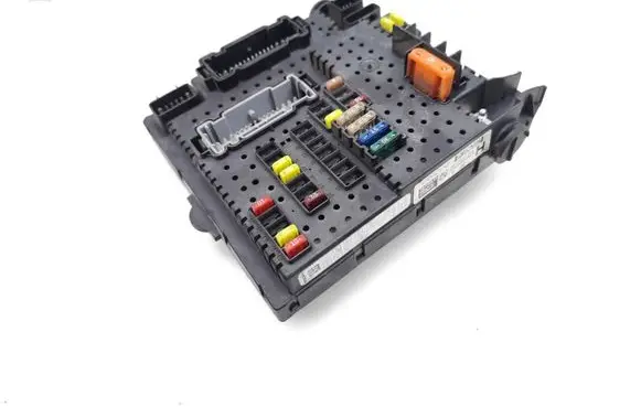 Volvo S60 Fuse module 30728512 28017881