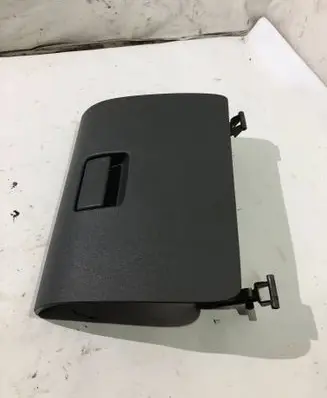 Ford Focus Glove box lid/cover 