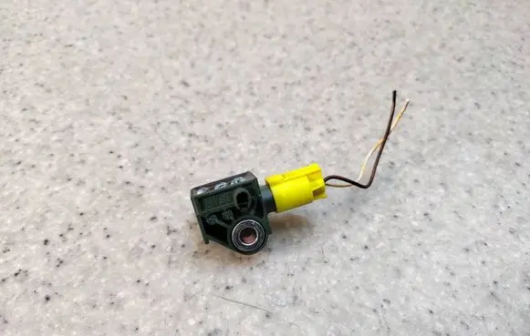 Mercedes-Benz E A207 Airbag deployment crash/impact sensor A1729056000 5WK44192