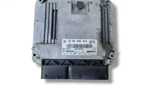 Opel Astra J Engine control unit/module ECU 0281018769 55585024