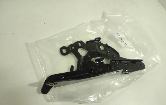 Engine bonnet/hood hinges