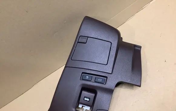 Dashboard lower bottom trim panel