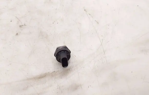 Audi A5 Fuel pressure sensor 06L906054D 0261547013