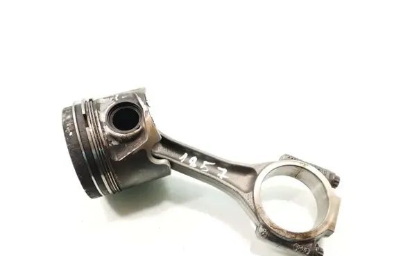 Piston with connecting rod