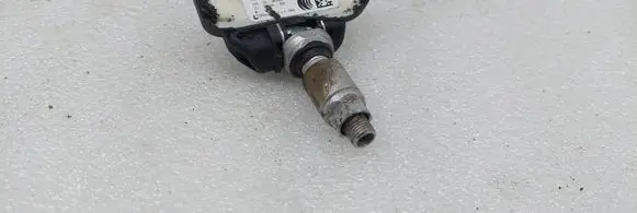 Mercedes-Benz E W212 Tire pressure sensor CCAJ13LP0300T2
