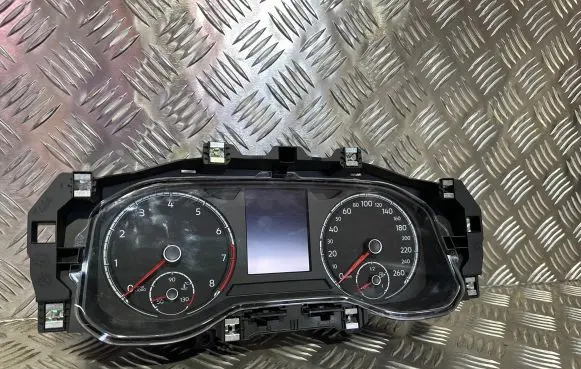 Volkswagen Polo VI Speedometer (instrument cluster) 2G0920740A