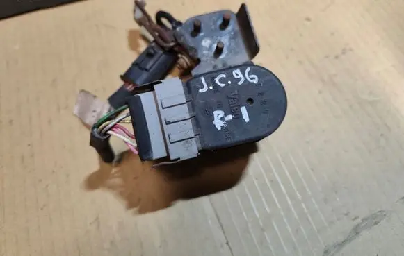 Headlight level adjustment motor