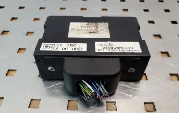 Toyota RAV 4 (XA20) Alarm control unit/module 0819012930